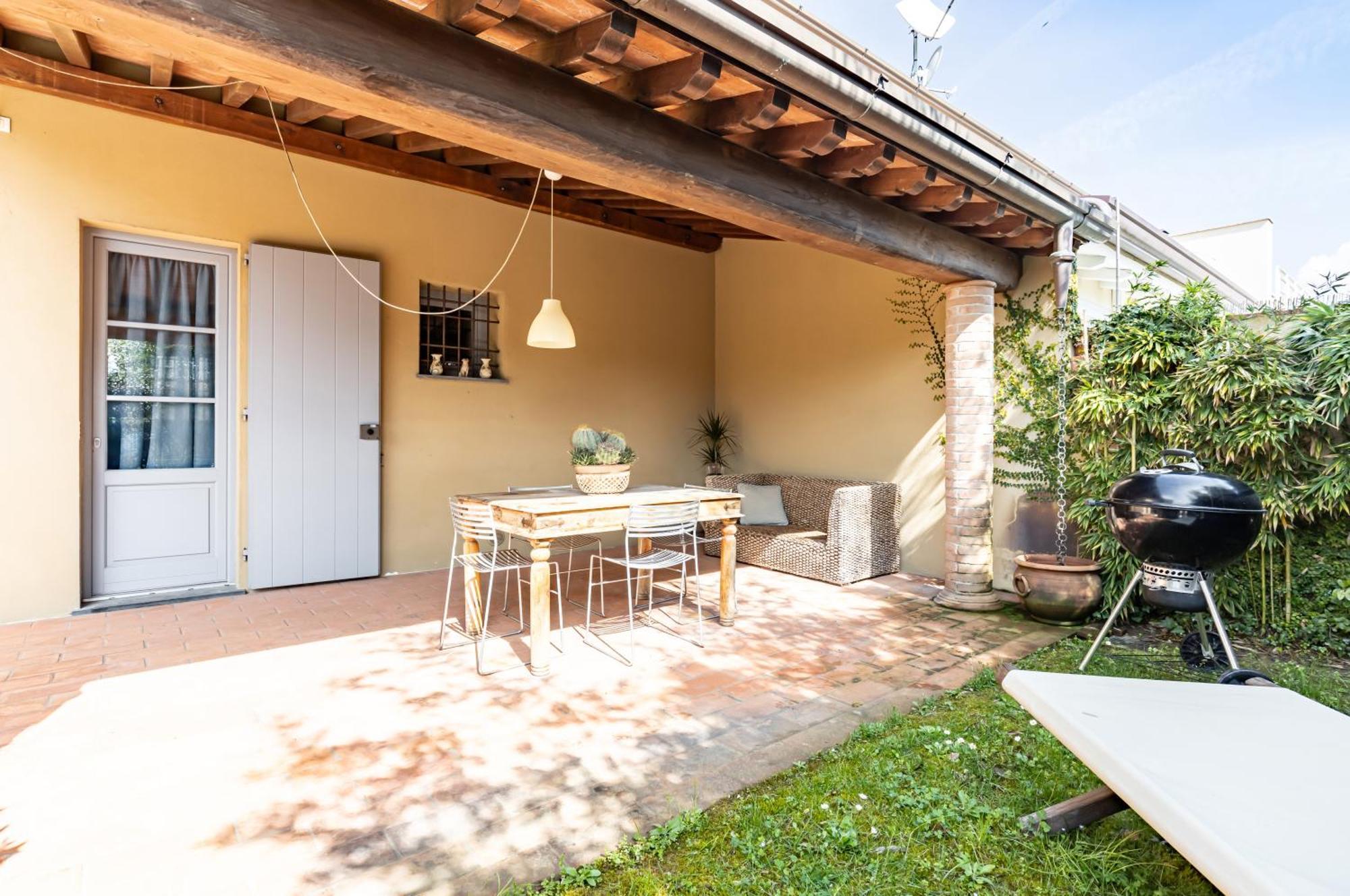 Apartment La Mandolata W Pool & Parking! Camaiore